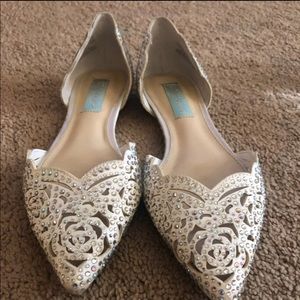 Betsey Johnson White rhinestone Lucy Flats 6.5